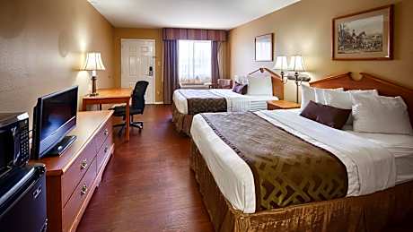 Queen Room with Two Queen Beds and Roll-In Shower - Disability Access/Non-Smoking