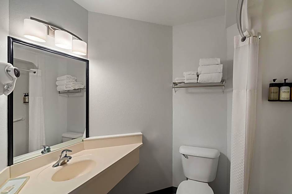 Travelodge by Wyndham Gardiner Yellowstone Park North Entr