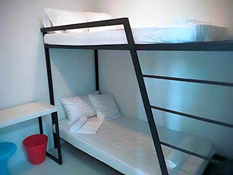 1 Bunk bed (max 2 persons)
