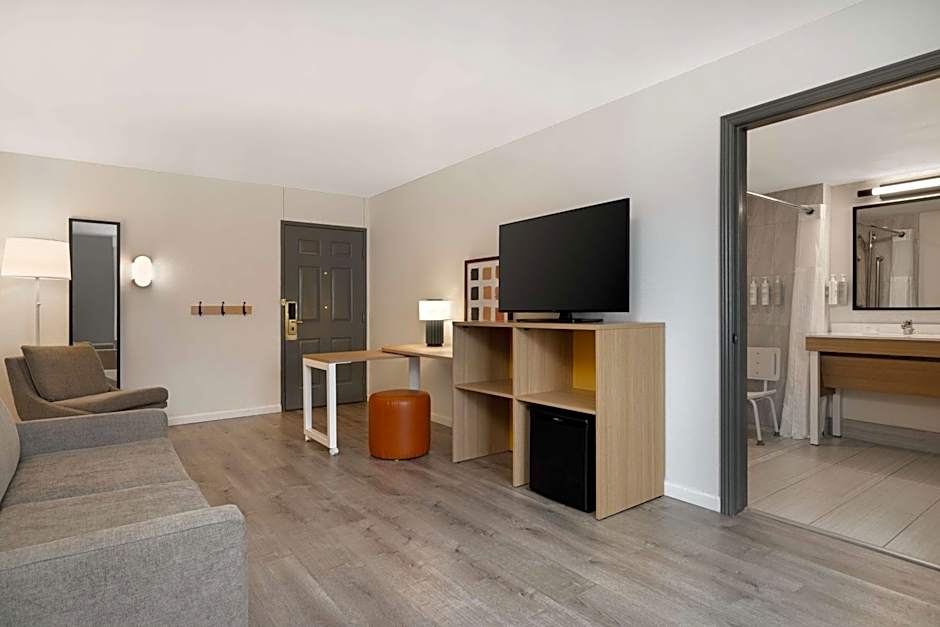 Spark by Hilton Rock Springs