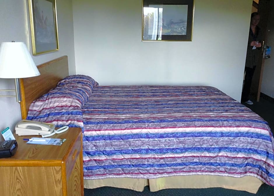 Travelodge by Wyndham Hudsonville