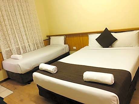 Budget Double Bed Room - Pets Not Allowed