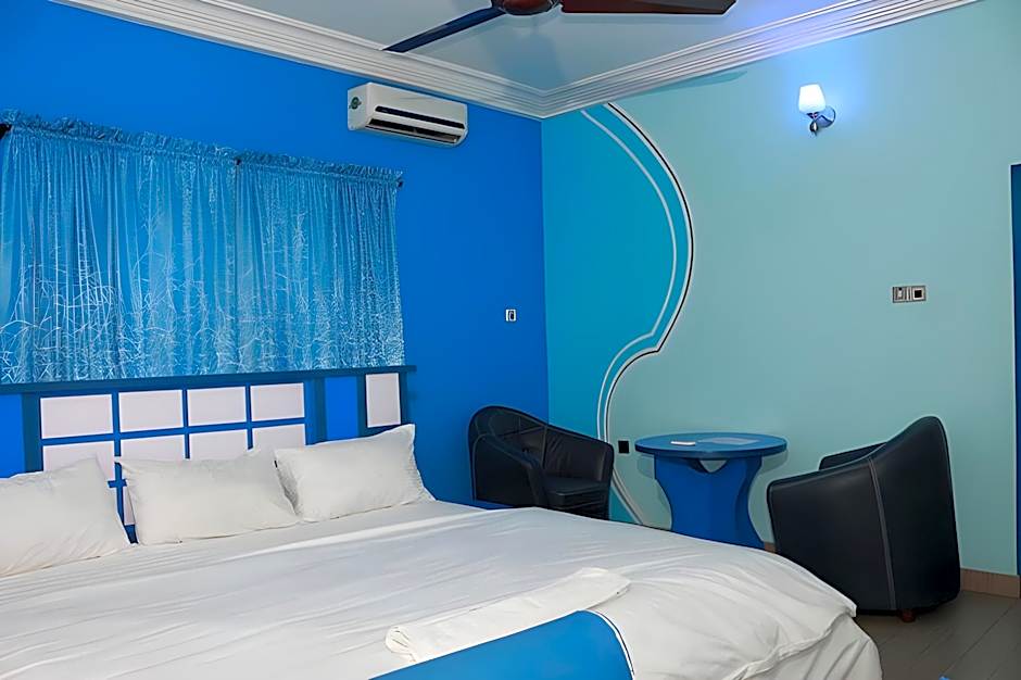 Resdon Hotel and Suites