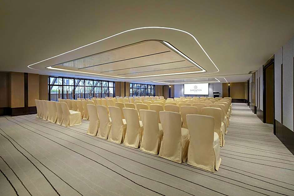 Sheraton Hong Kong Hotel And Towers