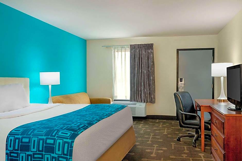Howard Johnson by Wyndham Chattanooga Lookout Mountain I-24