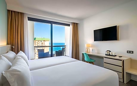 Deluxe Double or Twin Room Terrace with Sea Side View