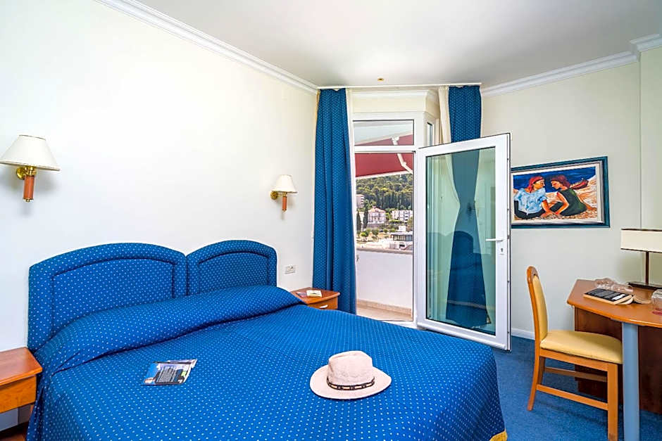 Boutique & Beach Hotel Villa Wolff