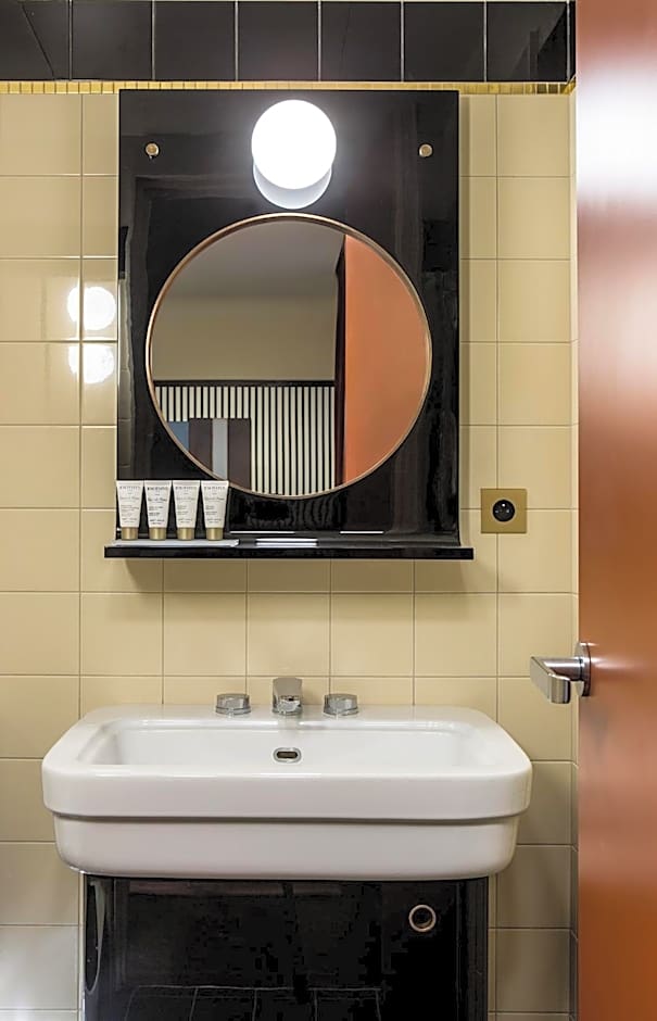 Hotel du Rond-Point des Champs-Elysees - Esprit de France