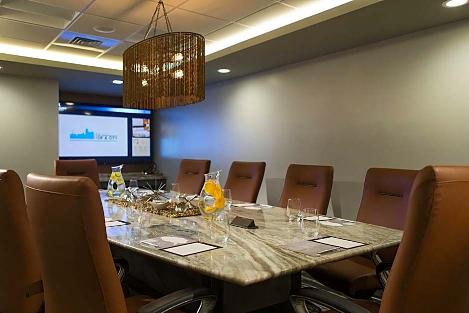 Renaissance by Marriott Allentown Hotel