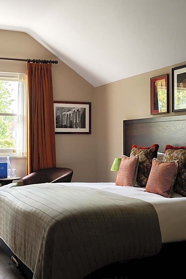 Rose And Crown Hotel