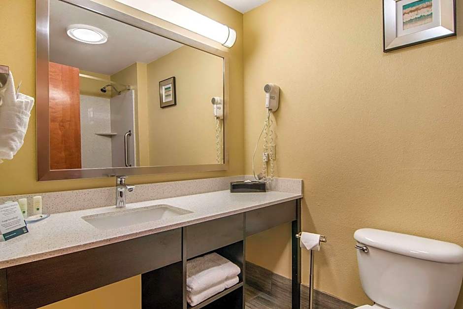 Quality Inn & Suites Albany Corvallis