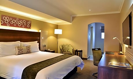 Executive Room, 1 King Bed (Silverbirch King 4*)