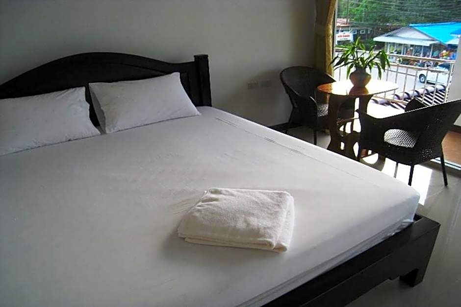 OYO 918 Kachapol Hotel