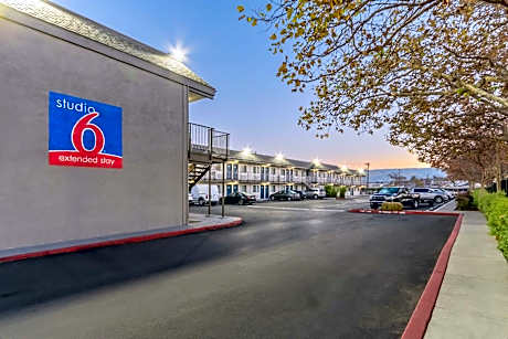 Motel 6 Hayward, CA- East Bay