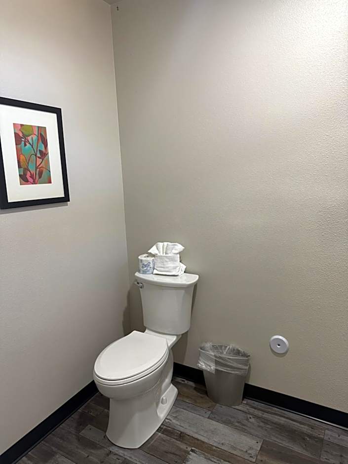 American Inn & Suites LAX