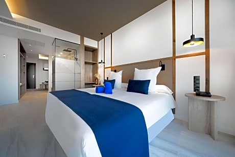 Junior Suite with Sea View (2 Adults)