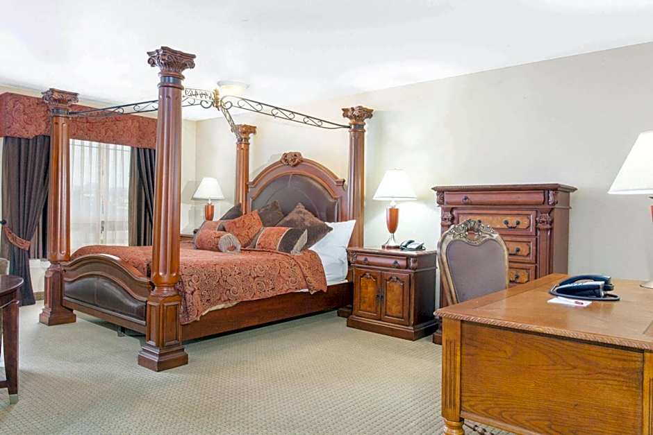 Ramada by Wyndham Pincher Creek