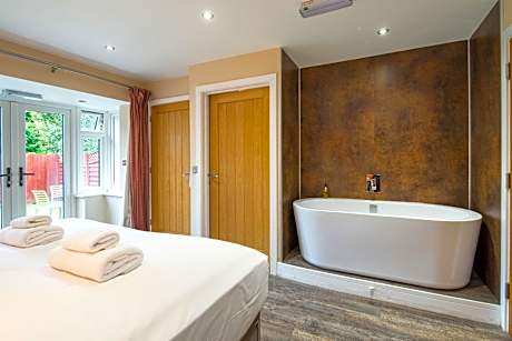 Deluxe Double or Twin Room with Garden View