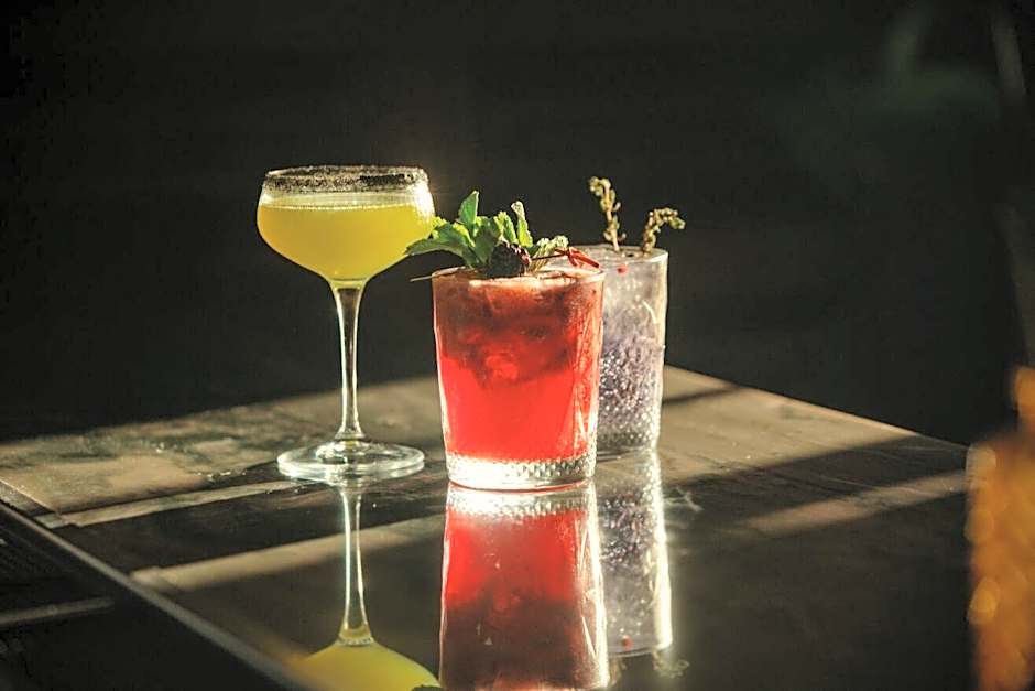 El Caminante Bar & Bungalows