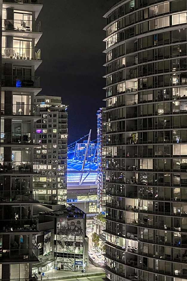 Condo in Downtown Vancouver - Near Rogers Arena