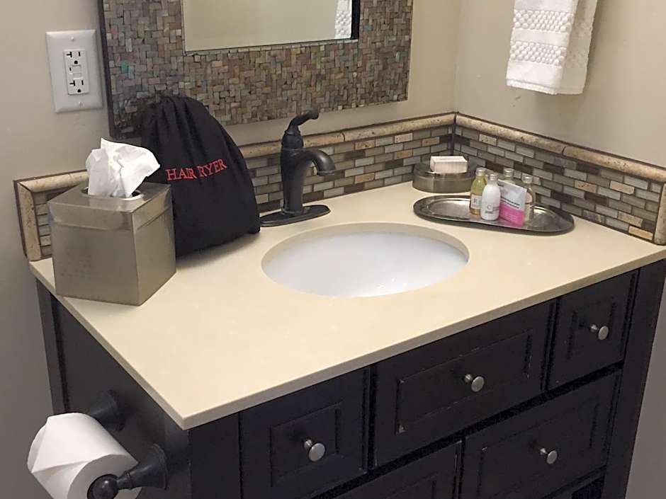 Beach Bungalow Inn And Suites