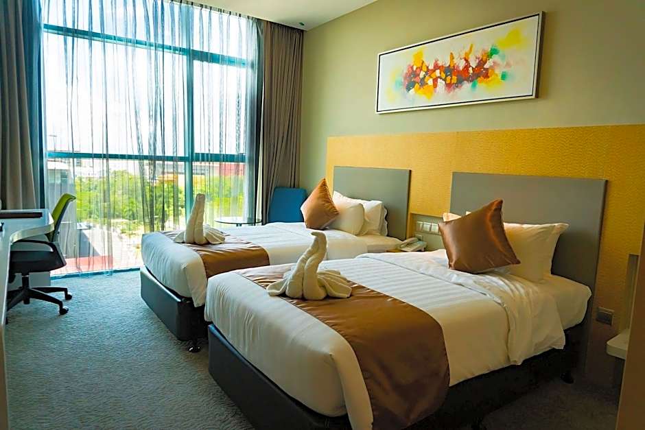 Greens Hotel & Suites