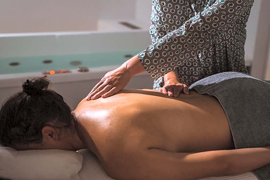 Cresanto Luxury Suites