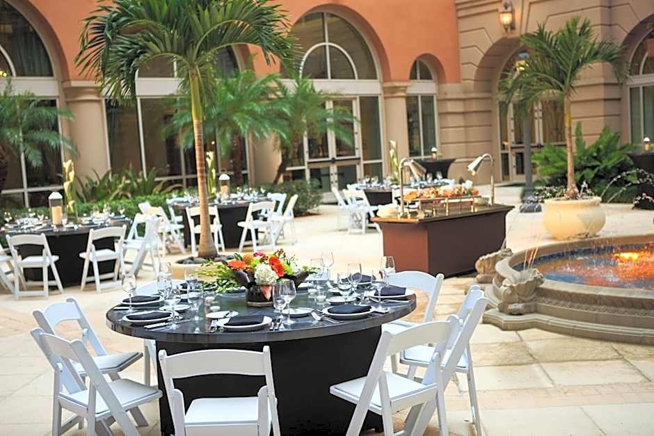Renaissance by Marriott Tampa International Plaza Hotel