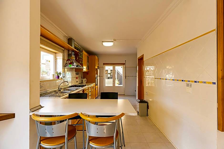 Pineapple Surf House