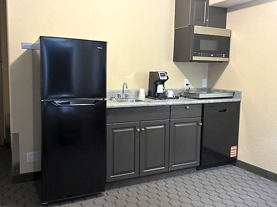 Super 8 by Wyndham Swan River MB