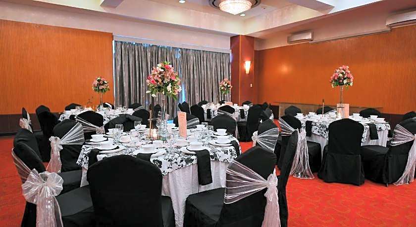 Paseo Premiere Hotel