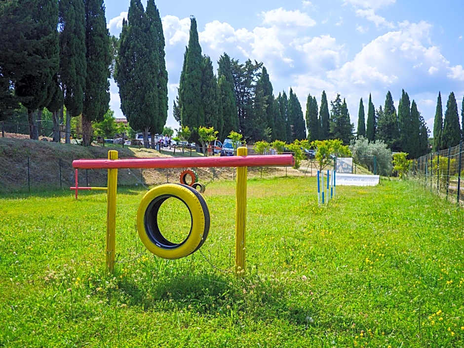 Hotel with swimming pool immersed in the typical Tuscan countryside just 5 minutes from Massa Marittima