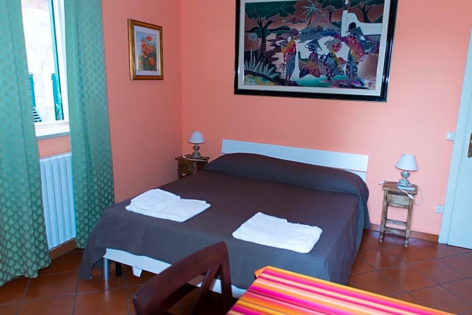 Al Cardinale Rooms & Studios