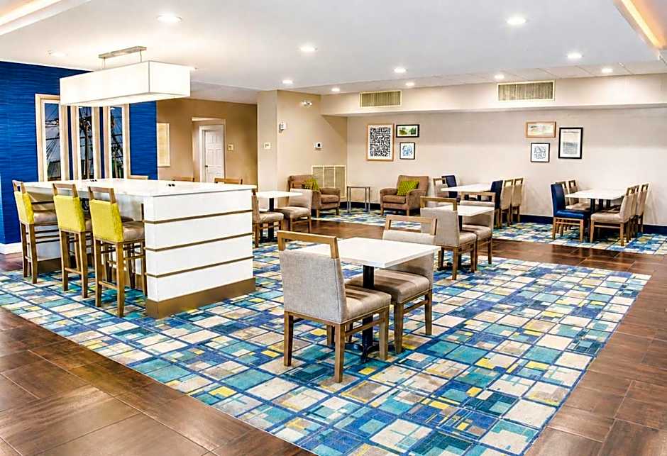 Garner Hotel Glen Burnie BWI Airport Area by IHG