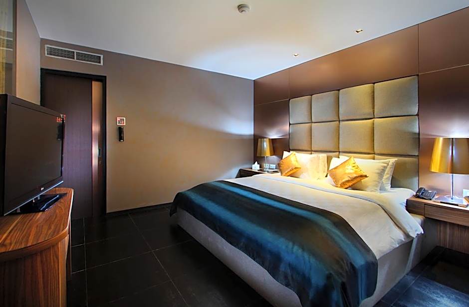 Photo 1 of 8 of Royal Suite