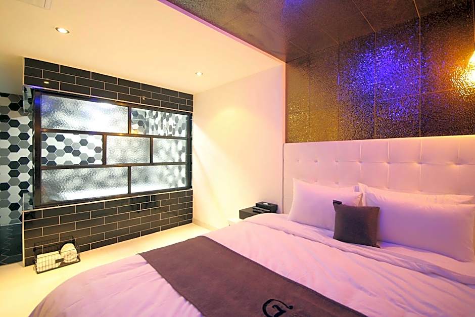 Gray Hotel