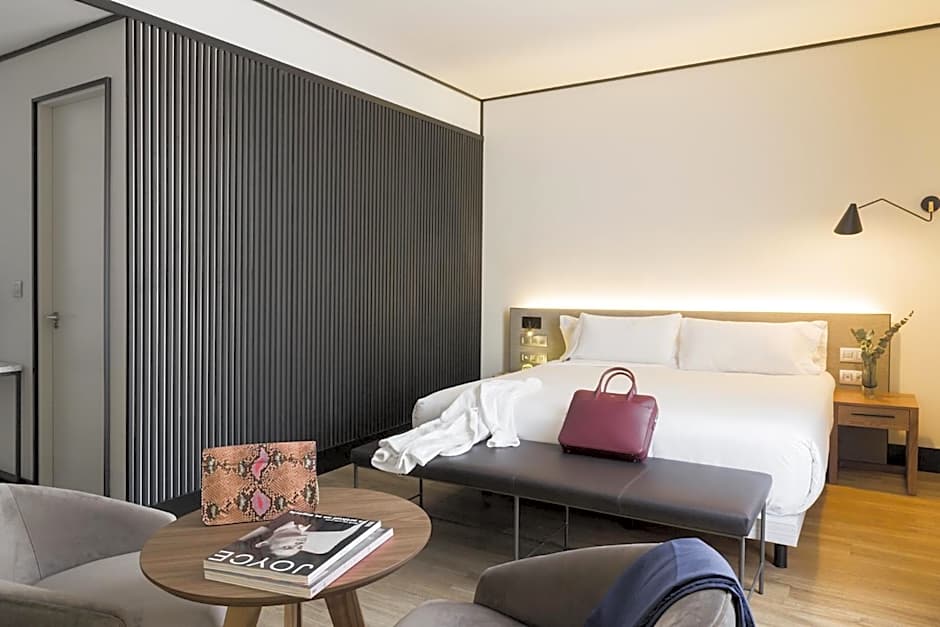 ICON Embassy by Petit Palace