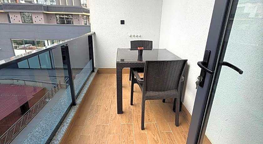Rena Grand Residence & Suit
