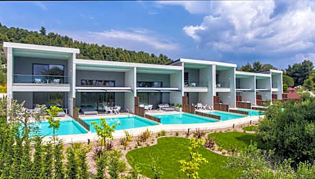 Lagomandra Luxury Suites with Private Pools