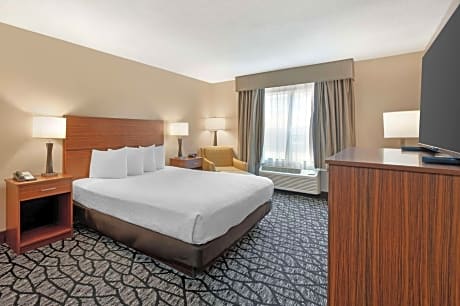 King Room with Roll-in Shower - Disability Access - Non-smoking