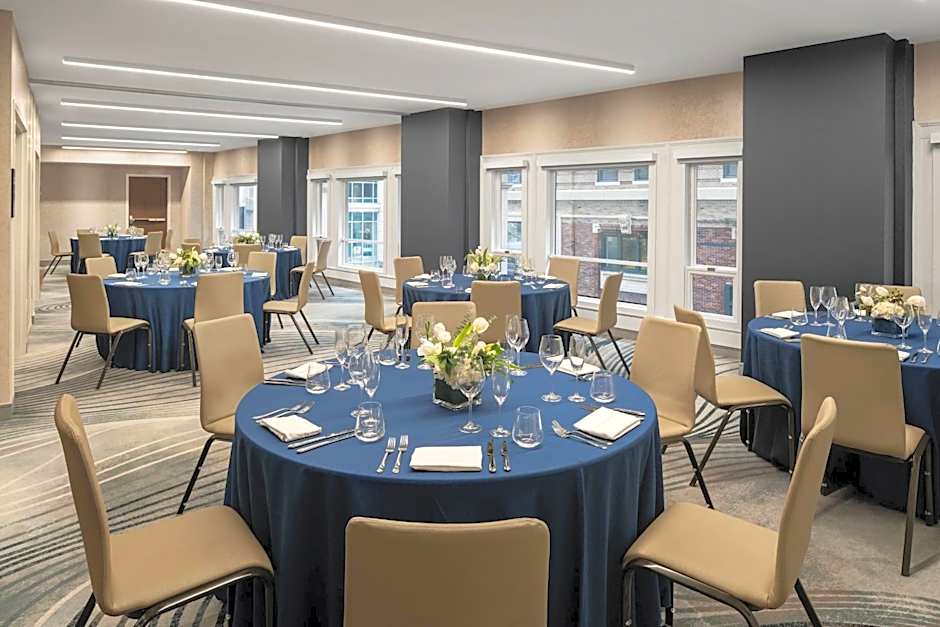 Glass Light Hotel & Gallery, Autograph Collection