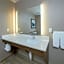 La Quinta Inn & Suites by Wyndham Santa Cruz