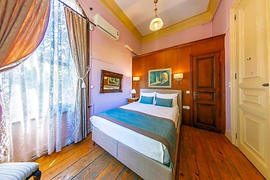 Büyükada Anastasia Meziki History Mansion