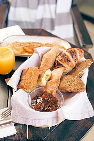 Twin Room with Mountain View