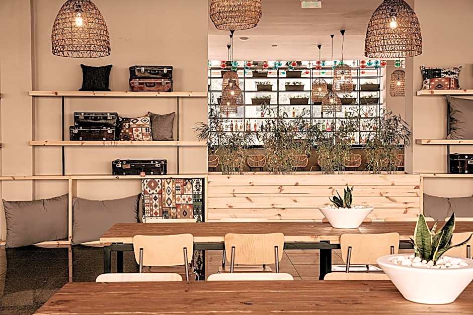 Sunny Beach Club - Adults Only #YouthfulVibes