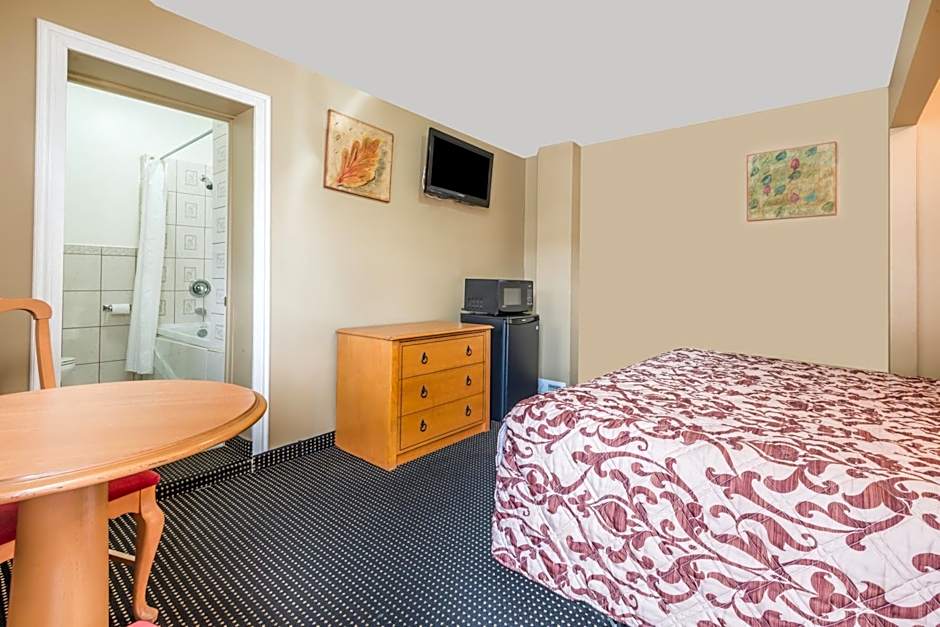 Knights Inn London Airport