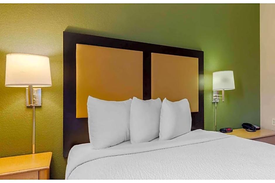 Studio 6 Extended Stay Fishkill Route 9 NY