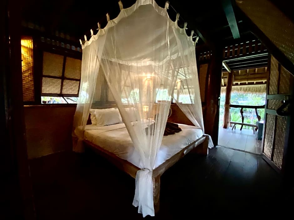 Flower Bud Bungalow Balangan