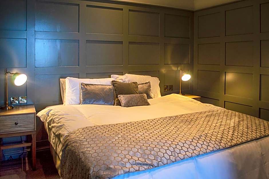 Photo 1 of 4 of Deluxe 1 King Bed