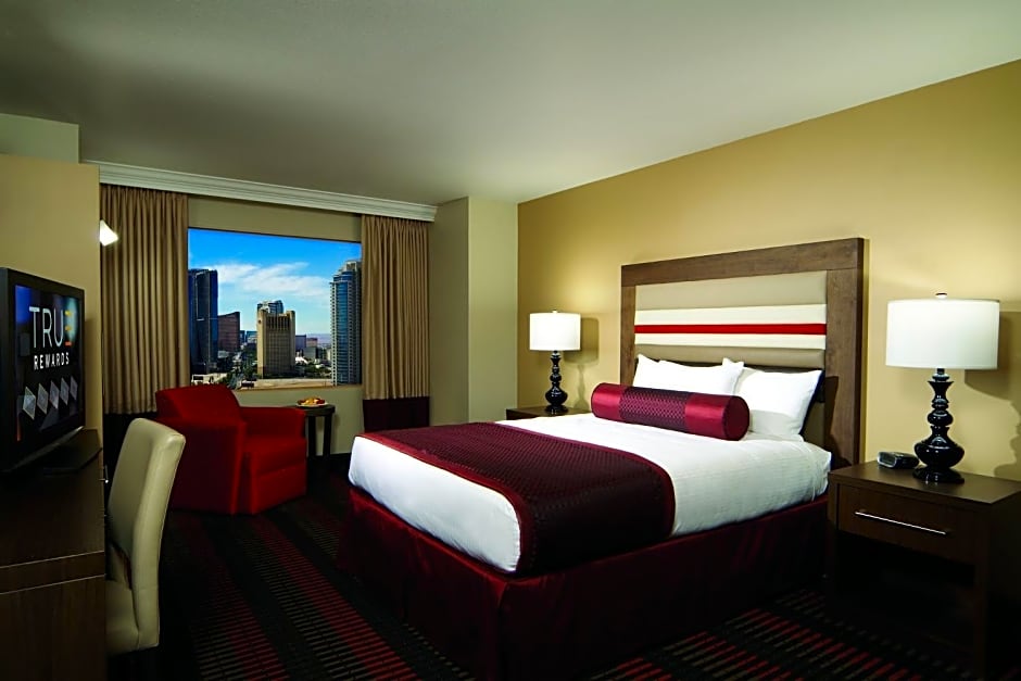 The STRAT Hotel, Casino & Tower